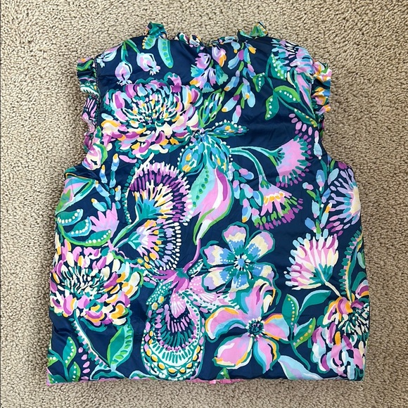 Lilly Pulitzer girls’ reversible pink/floral puffer vest, S 4/5 - Picture 2 of 5